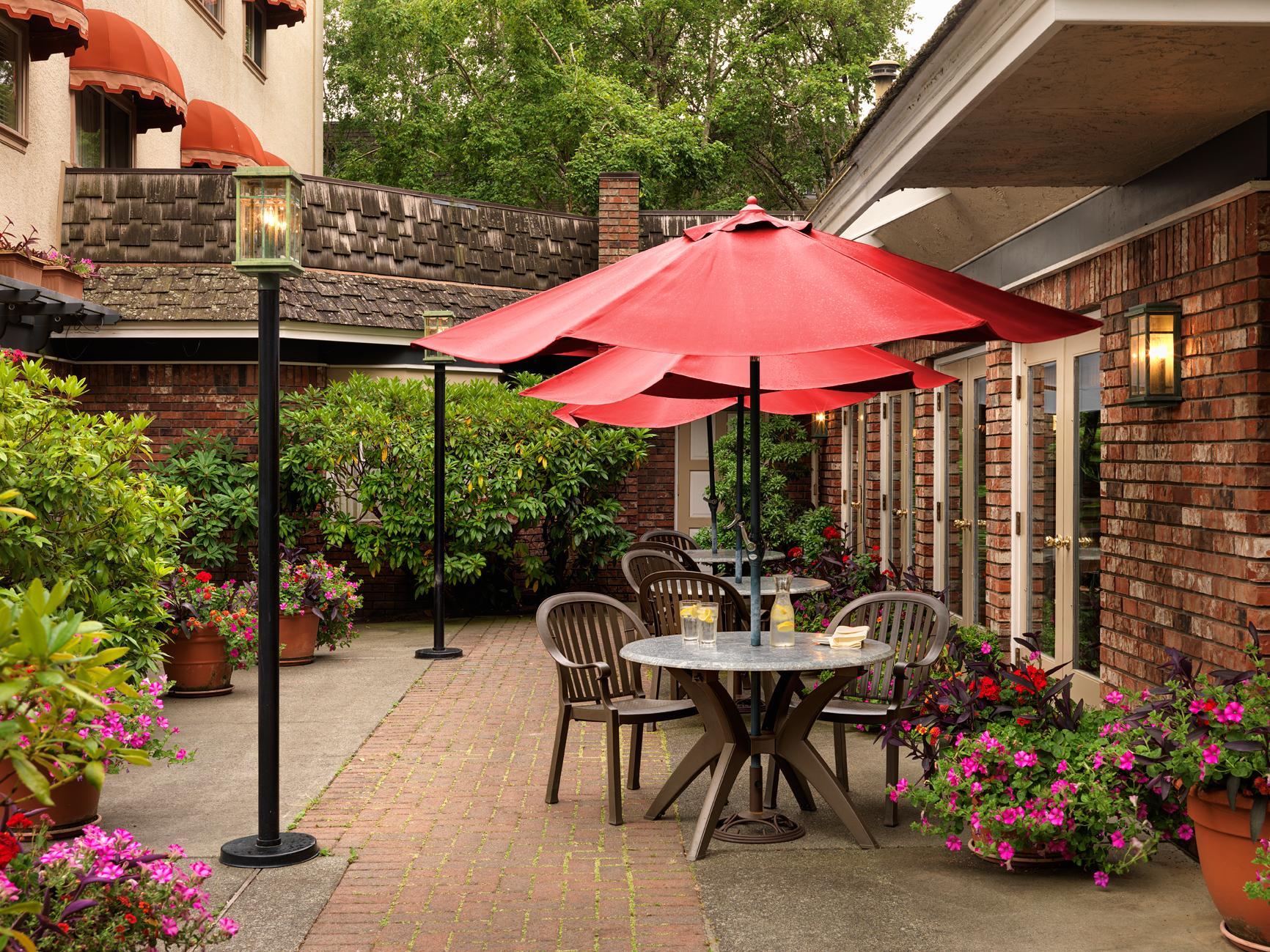 Royal Scot Hotel & Suites Victoria Exterior foto