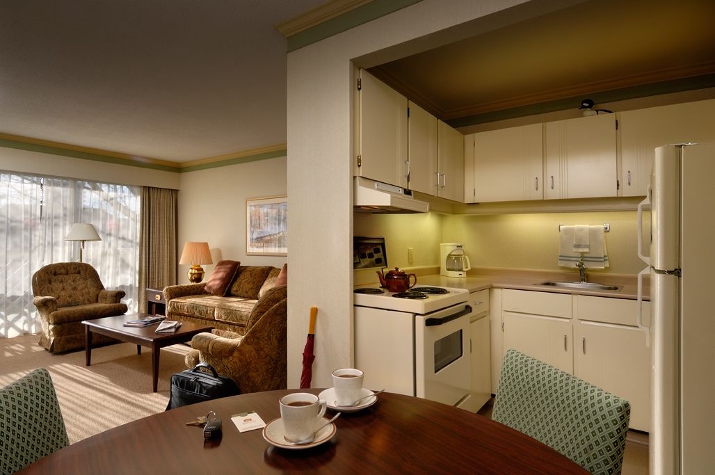 Royal Scot Hotel & Suites Victoria Exterior foto