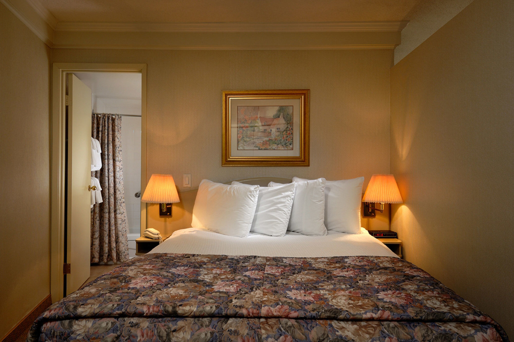 Royal Scot Hotel & Suites Victoria Exterior foto
